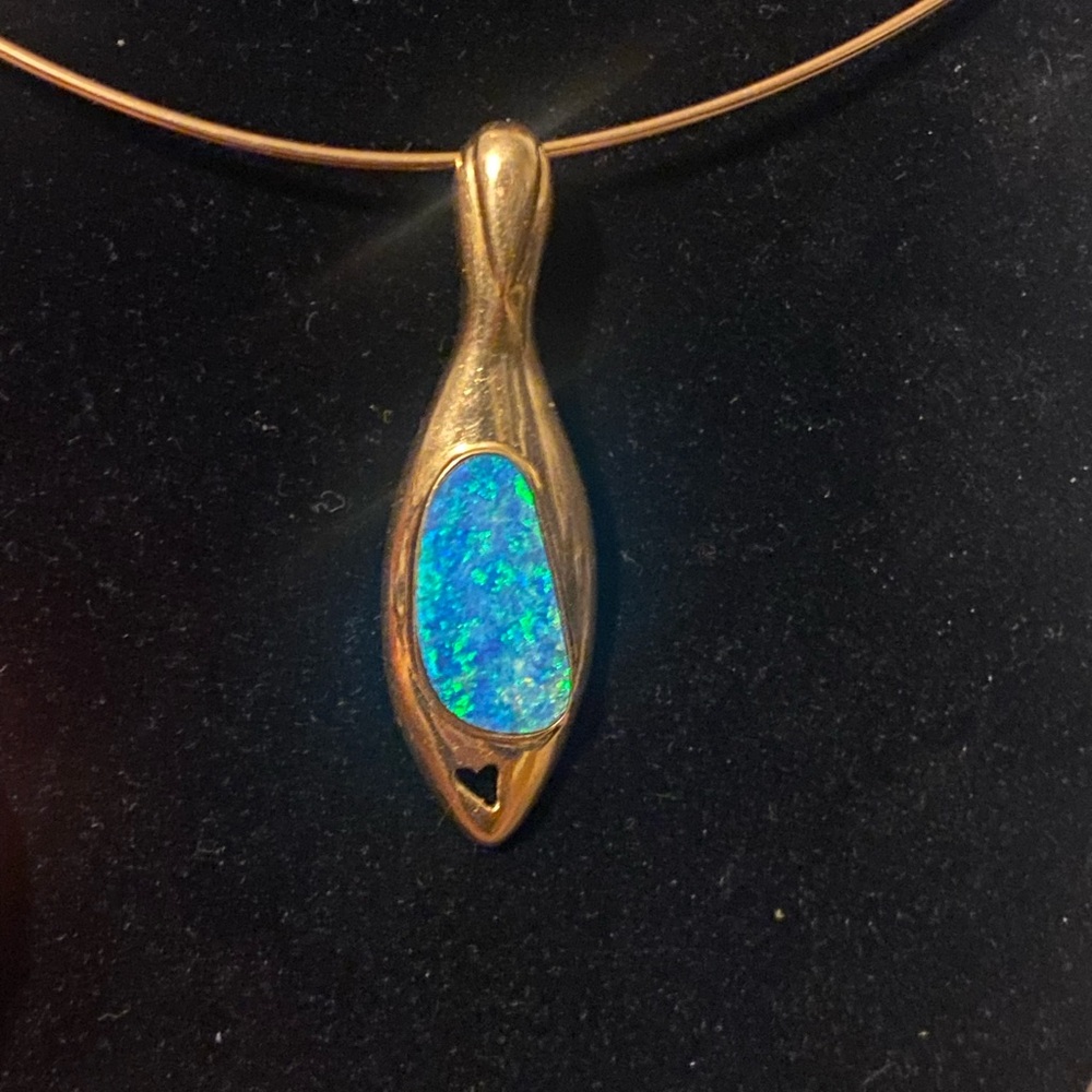 Vintage 14K Gold Boulder Opal Pendant – Blue/Green Fire – Heart Detail – 2”